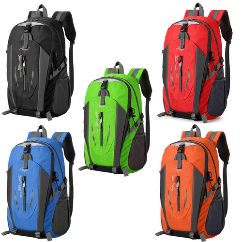 Men women travel - women, outdoor